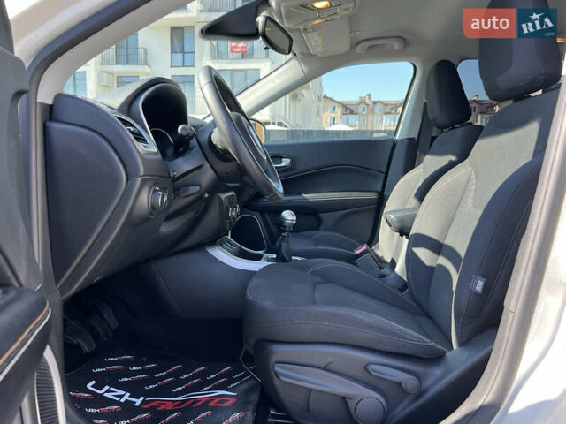 Білий Джип Compass, об'ємом двигуна 2.4 л та пробігом 72 тис. км за 11800 $, фото 23 на Automoto.ua