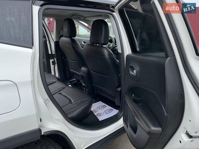 Белый Джип Компас, объемом двигателя 2.4 л и пробегом 155 тыс. км за 14600 $, фото 10 на Automoto.ua