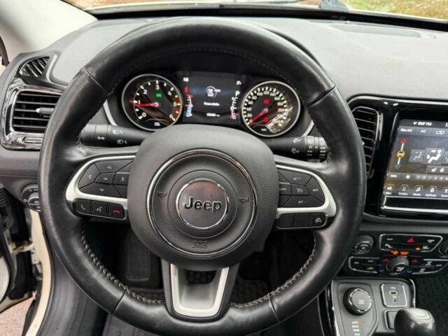 Білий Джип Compass, об'ємом двигуна 2 л та пробігом 95 тис. км за 10200 $, фото 9 на Automoto.ua