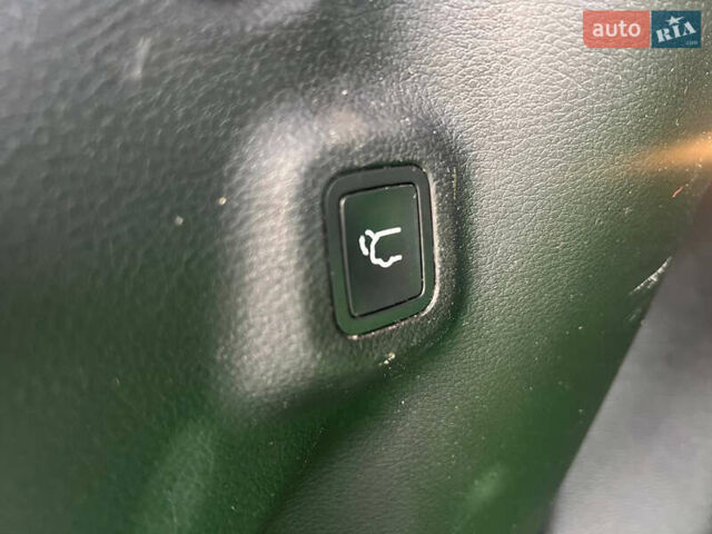 Білий Джип Compass, об'ємом двигуна 2.4 л та пробігом 63 тис. км за 15999 $, фото 24 на Automoto.ua