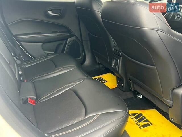 Белый Джип Компас, объемом двигателя 2.36 л и пробегом 199 тыс. км за 13999 $, фото 60 на Automoto.ua