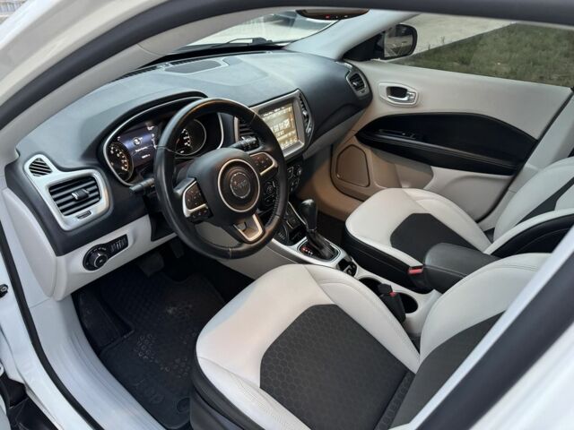 Белый Джип Компас, объемом двигателя 0 л и пробегом 120 тыс. км за 15900 $, фото 19 на Automoto.ua