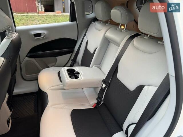 Белый Джип Компас, объемом двигателя 2.4 л и пробегом 120 тыс. км за 15900 $, фото 33 на Automoto.ua