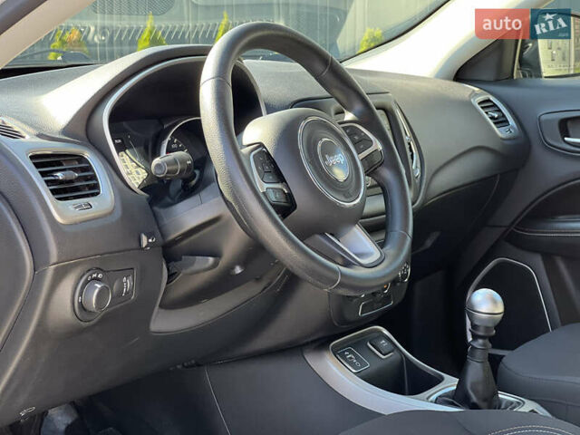 Білий Джип Compass, об'ємом двигуна 2.4 л та пробігом 72 тис. км за 11800 $, фото 20 на Automoto.ua