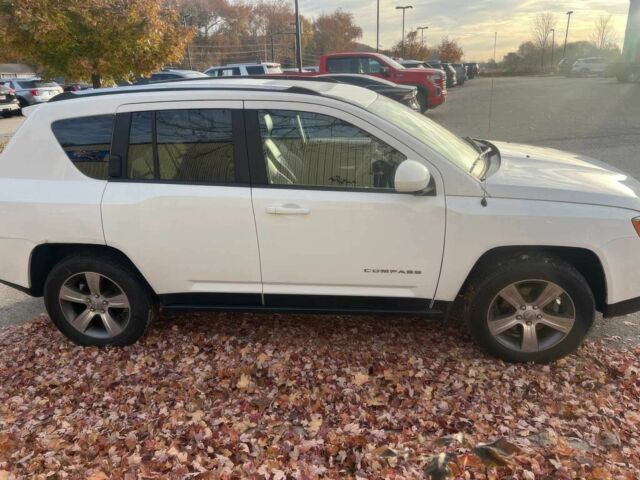 Білий Джип Compass, об'ємом двигуна 2.4 л та пробігом 62 тис. км за 5500 $, фото 5 на Automoto.ua