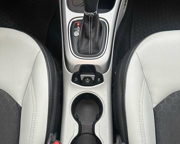 Белый Джип Компас, объемом двигателя 2.4 л и пробегом 120 тыс. км за 15800 $, фото 29 на Automoto.ua