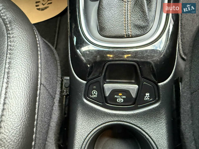 Белый Джип Компас, объемом двигателя 2.36 л и пробегом 113 тыс. км за 16200 $, фото 29 на Automoto.ua