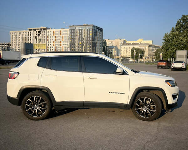 Белый Джип Компас, объемом двигателя 2.36 л и пробегом 130 тыс. км за 15500 $, фото 3 на Automoto.ua