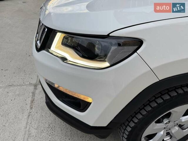 Белый Джип Компас, объемом двигателя 2.4 л и пробегом 120 тыс. км за 15900 $, фото 8 на Automoto.ua