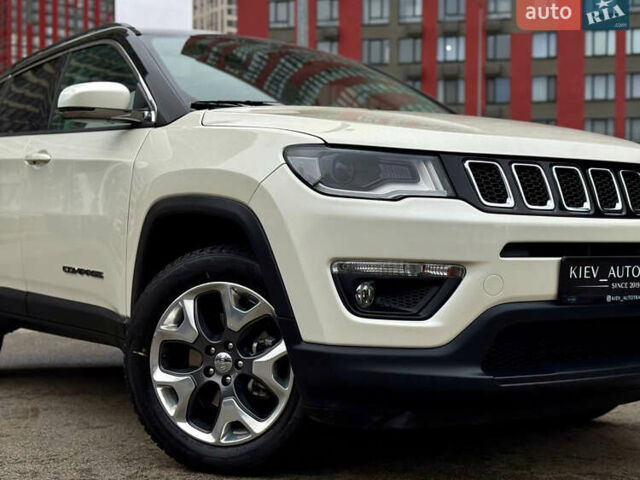 Белый Джип Компас, объемом двигателя 2.4 л и пробегом 71 тыс. км за 16900 $, фото 2 на Automoto.ua