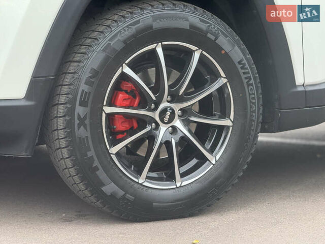 Белый Джип Компас, объемом двигателя 2.36 л и пробегом 203 тыс. км за 13999 $, фото 5 на Automoto.ua