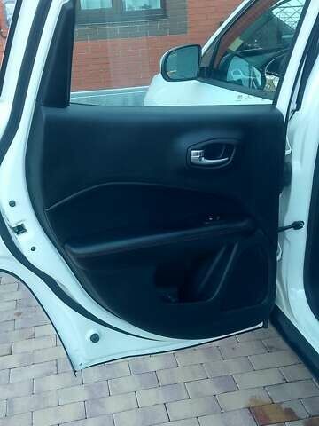 Білий Джип Compass, об'ємом двигуна 2.4 л та пробігом 204 тис. км за 11500 $, фото 18 на Automoto.ua