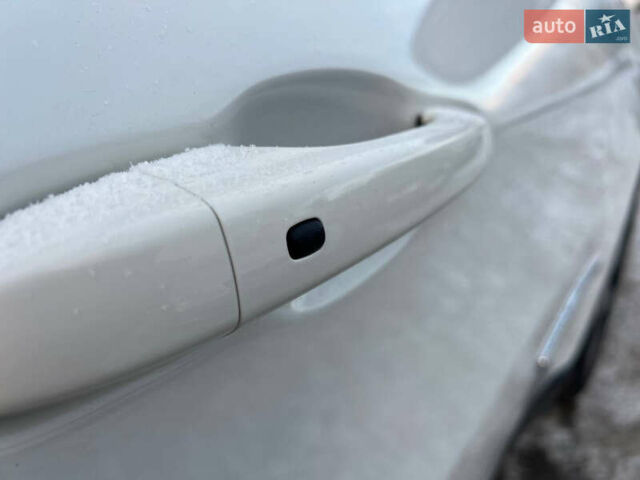 Білий Джип Compass, об'ємом двигуна 2.4 л та пробігом 63 тис. км за 15999 $, фото 18 на Automoto.ua