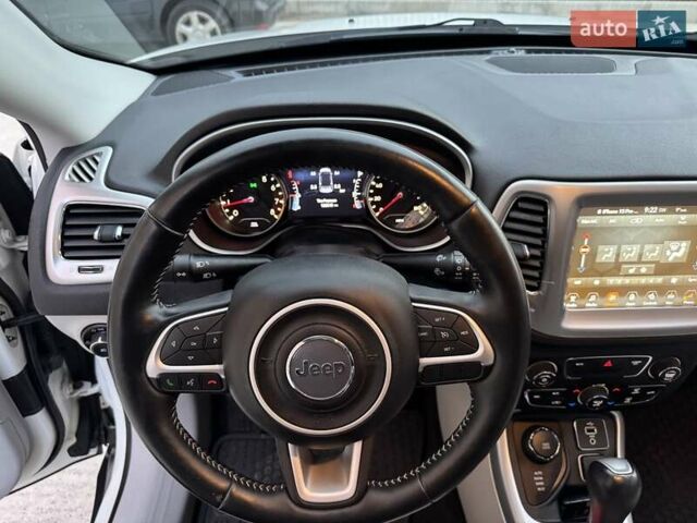 Белый Джип Компас, объемом двигателя 2.4 л и пробегом 120 тыс. км за 15900 $, фото 46 на Automoto.ua