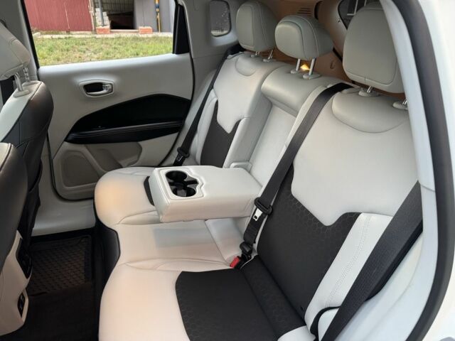 Белый Джип Компас, объемом двигателя 0 л и пробегом 120 тыс. км за 15900 $, фото 11 на Automoto.ua