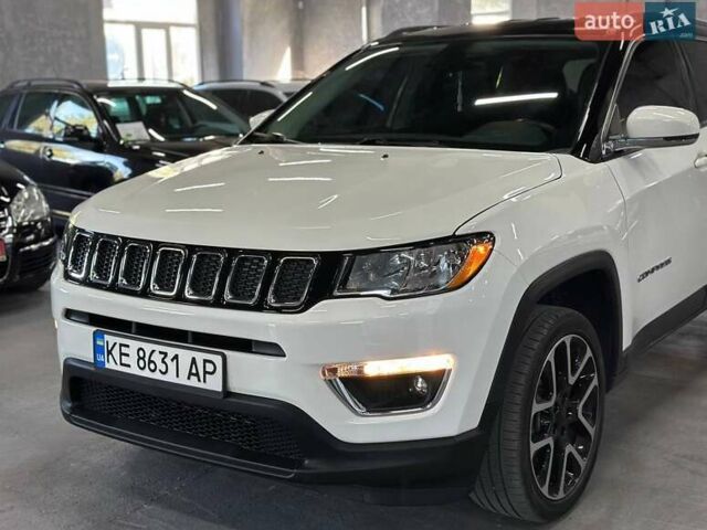 Джип Компас 2017 в Каменское - Днепродзержинск на Automoto.ua Белый Джип Компас, объемом двигателя 2.36 л и пробегом 102 тыс. км за 14799 $, фото 2 на Automoto.ua