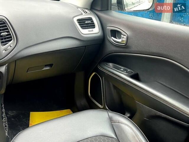 Белый Джип Компас, объемом двигателя 2.36 л и пробегом 199 тыс. км за 13999 $, фото 59 на Automoto.ua