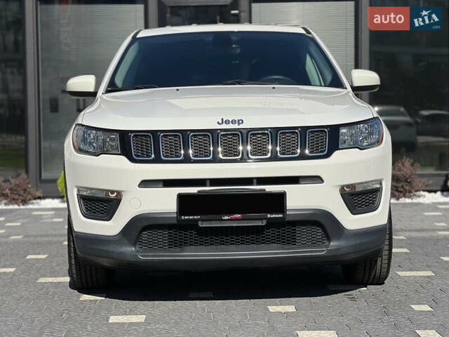 Білий Джип Compass, об'ємом двигуна 2.4 л та пробігом 72 тис. км за 11800 $, фото 4 на Automoto.ua