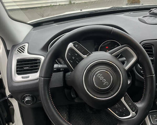 Білий Джип Compass, об'ємом двигуна 2.36 л та пробігом 205 тис. км за 12799 $, фото 11 на Automoto.ua