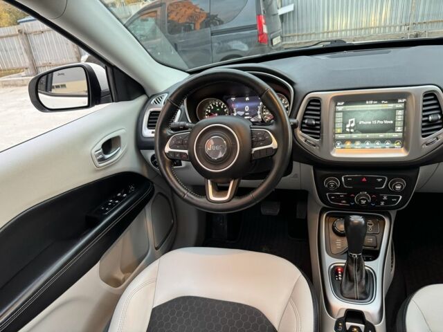 Белый Джип Компас, объемом двигателя 0 л и пробегом 120 тыс. км за 15900 $, фото 15 на Automoto.ua