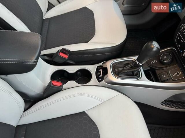 Белый Джип Компас, объемом двигателя 2.4 л и пробегом 120 тыс. км за 15900 $, фото 34 на Automoto.ua