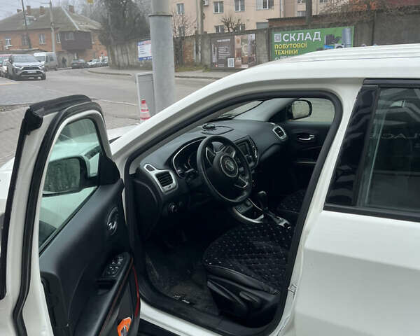 Білий Джип Compass, об'ємом двигуна 2.36 л та пробігом 205 тис. км за 12799 $, фото 10 на Automoto.ua