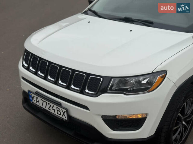 Белый Джип Компас, объемом двигателя 2.36 л и пробегом 203 тыс. км за 13999 $, фото 6 на Automoto.ua