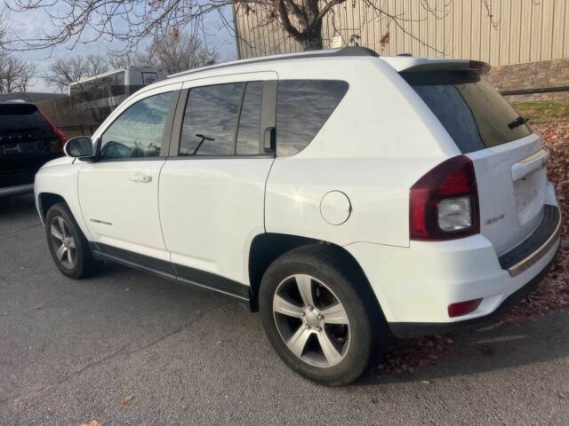 Білий Джип Compass, об'ємом двигуна 2.4 л та пробігом 62 тис. км за 5500 $, фото 3 на Automoto.ua