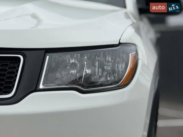 Белый Джип Компас, объемом двигателя 2.36 л и пробегом 203 тыс. км за 13999 $, фото 4 на Automoto.ua