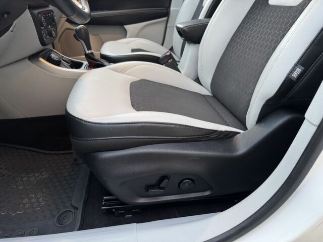 Белый Джип Компас, объемом двигателя 0 л и пробегом 120 тыс. км за 15900 $, фото 17 на Automoto.ua