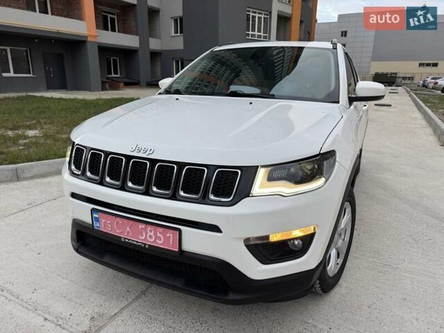 Белый Джип Компас, объемом двигателя 2.4 л и пробегом 120 тыс. км за 15900 $, фото 2 на Automoto.ua