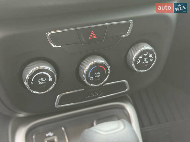 Белый Джип Компас, объемом двигателя 2.36 л и пробегом 203 тыс. км за 13999 $, фото 18 на Automoto.ua