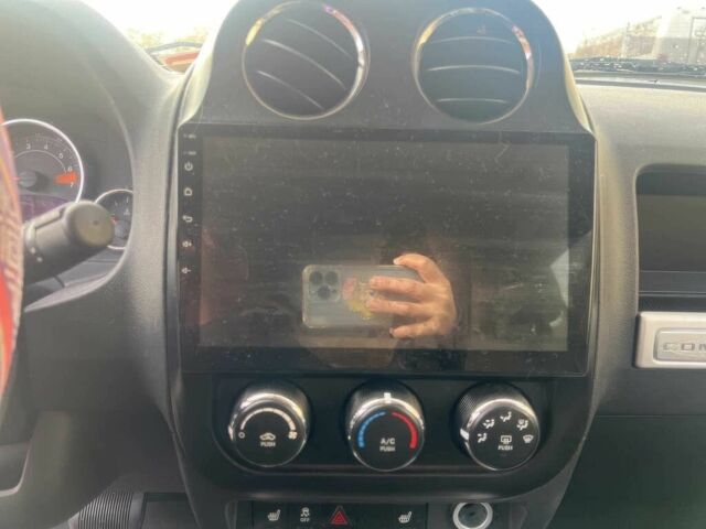 Білий Джип Compass, об'ємом двигуна 2.4 л та пробігом 62 тис. км за 5500 $, фото 7 на Automoto.ua