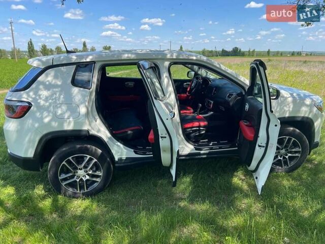 Белый Джип Компас, объемом двигателя 2.4 л и пробегом 63 тыс. км за 16900 $, фото 6 на Automoto.ua