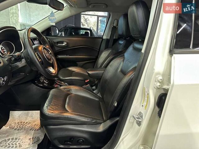 Джип Компас 2017 в Каменское - Днепродзержинск на Automoto.ua Белый Джип Компас, объемом двигателя 2.36 л и пробегом 102 тыс. км за 14799 $, фото 11 на Automoto.ua