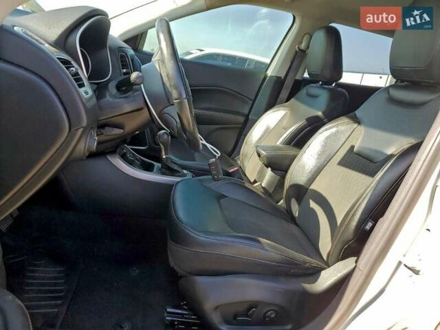 Белый Джип Компас, объемом двигателя 2.36 л и пробегом 124 тыс. км за 2000 $, фото 6 на Automoto.ua