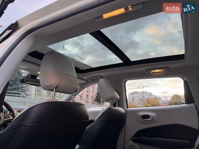 Белый Джип Компас, объемом двигателя 2.4 л и пробегом 120 тыс. км за 15900 $, фото 29 на Automoto.ua