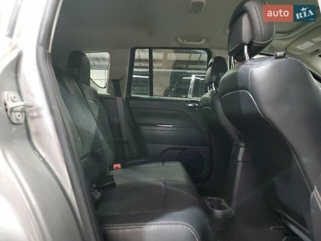 Белый Джип Компас, объемом двигателя 2.36 л и пробегом 72 тыс. км за 1600 $, фото 10 на Automoto.ua