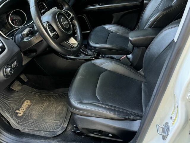Білий Джип Compass, об'ємом двигуна 2.4 л та пробігом 103 тис. км за 16500 $, фото 4 на Automoto.ua