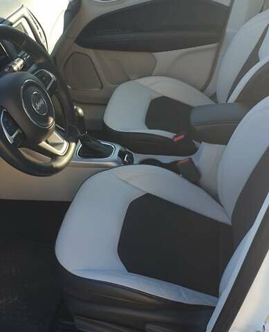 Белый Джип Компас, объемом двигателя 2.4 л и пробегом 160 тыс. км за 16400 $, фото 5 на Automoto.ua