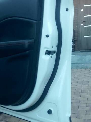 Білий Джип Compass, об'ємом двигуна 2.4 л та пробігом 204 тис. км за 11500 $, фото 8 на Automoto.ua