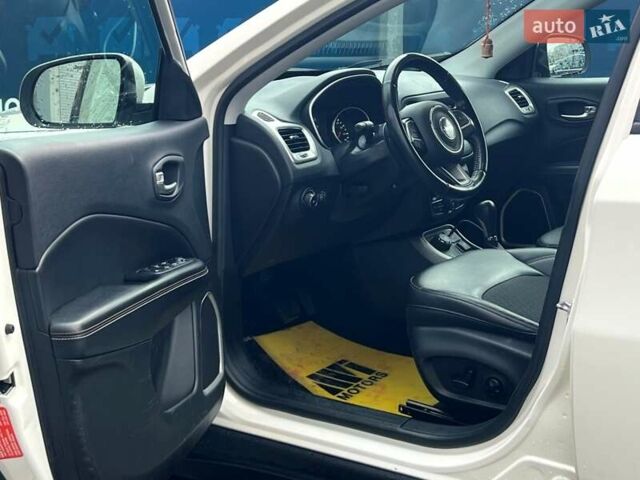 Белый Джип Компас, объемом двигателя 2.36 л и пробегом 199 тыс. км за 13999 $, фото 24 на Automoto.ua