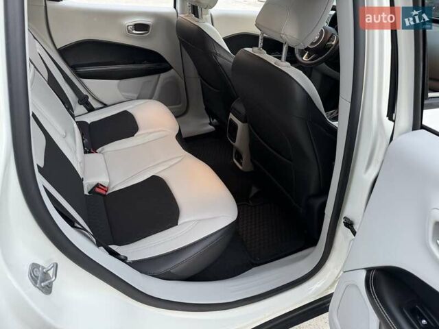 Белый Джип Компас, объемом двигателя 2.4 л и пробегом 120 тыс. км за 15900 $, фото 31 на Automoto.ua