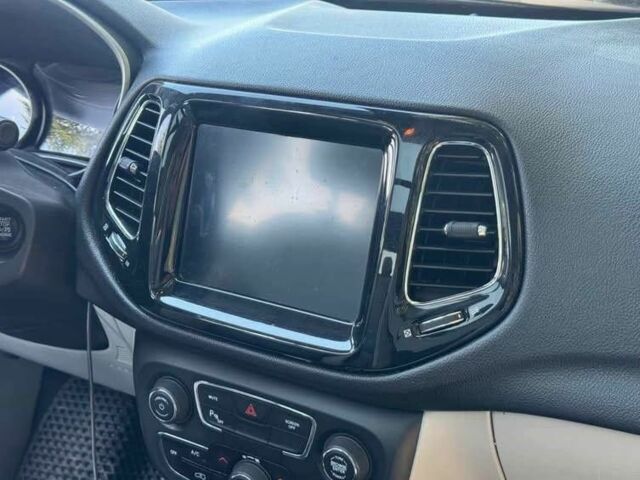 Белый Джип Компас, объемом двигателя 0 л и пробегом 158 тыс. км за 15000 $, фото 5 на Automoto.ua
