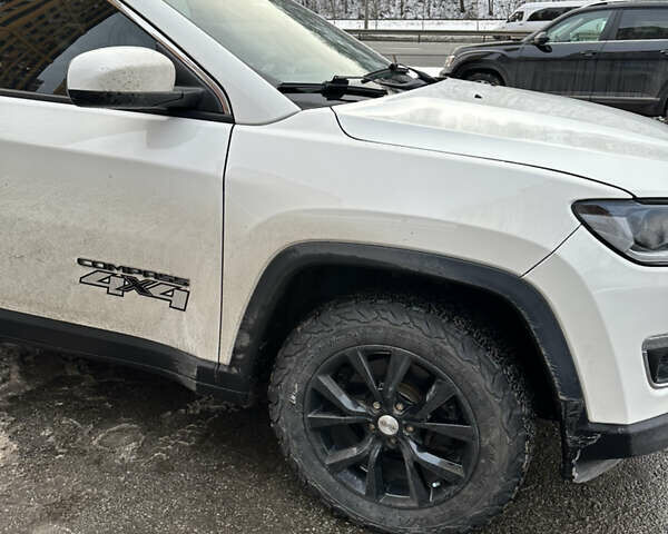Белый Джип Компас, объемом двигателя 2.36 л и пробегом 122 тыс. км за 12900 $, фото 4 на Automoto.ua