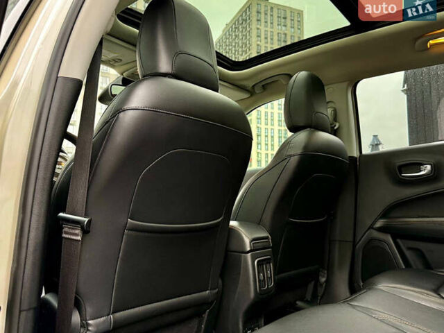 Белый Джип Компас, объемом двигателя 2.4 л и пробегом 71 тыс. км за 16900 $, фото 31 на Automoto.ua