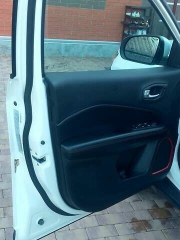 Білий Джип Compass, об'ємом двигуна 2.4 л та пробігом 204 тис. км за 11500 $, фото 20 на Automoto.ua