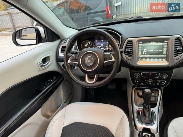 Белый Джип Компас, объемом двигателя 2.4 л и пробегом 120 тыс. км за 15900 $, фото 30 на Automoto.ua