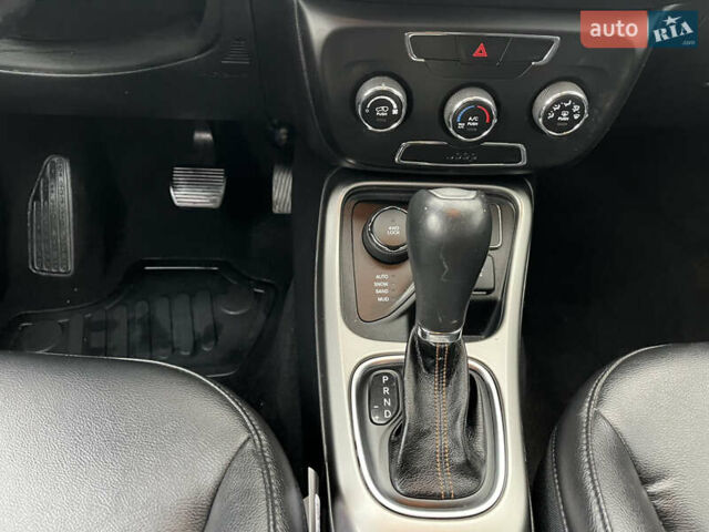 Белый Джип Компас, объемом двигателя 2.4 л и пробегом 191 тыс. км за 13300 $, фото 12 на Automoto.ua