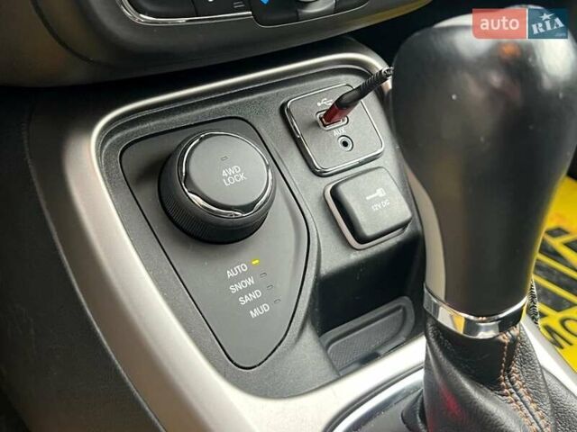 Белый Джип Компас, объемом двигателя 2.36 л и пробегом 199 тыс. км за 13999 $, фото 46 на Automoto.ua